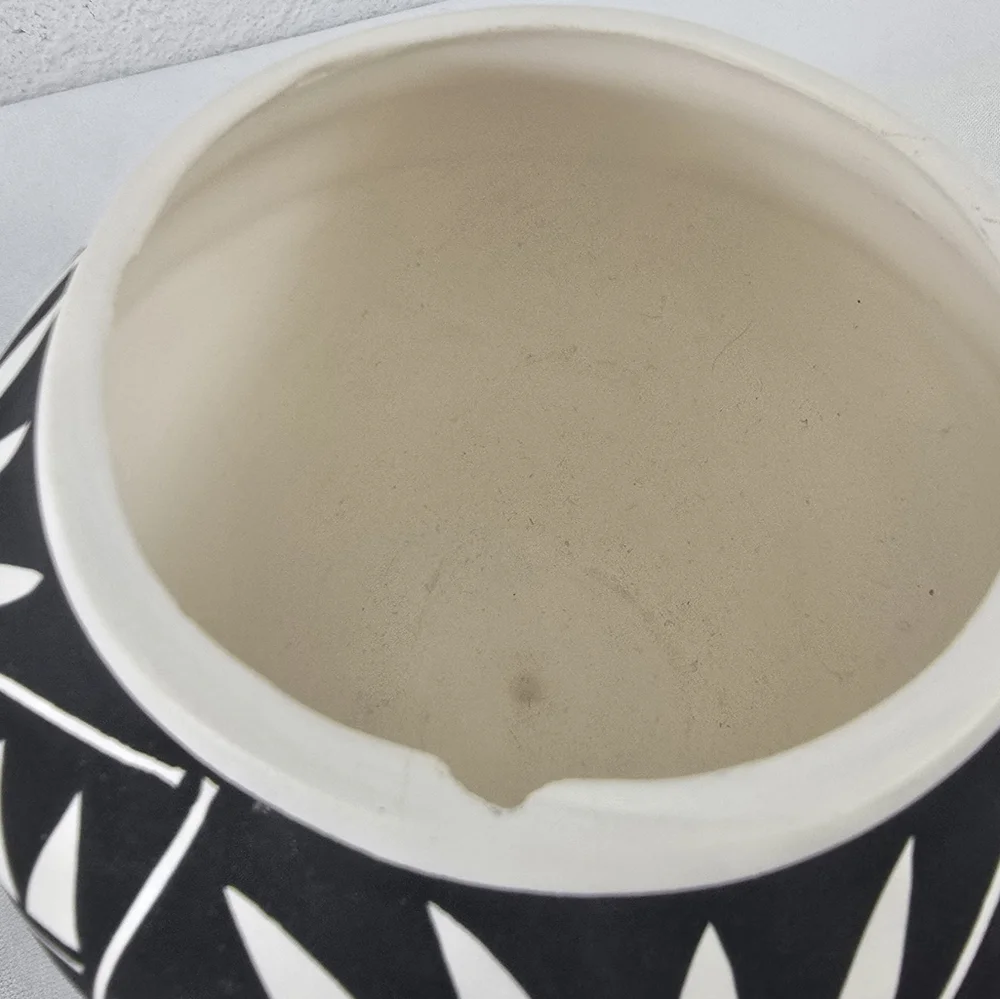 Vintage Hand  Painted Acoma Pottery Jar Signed Victorino - Picture 9 of 9